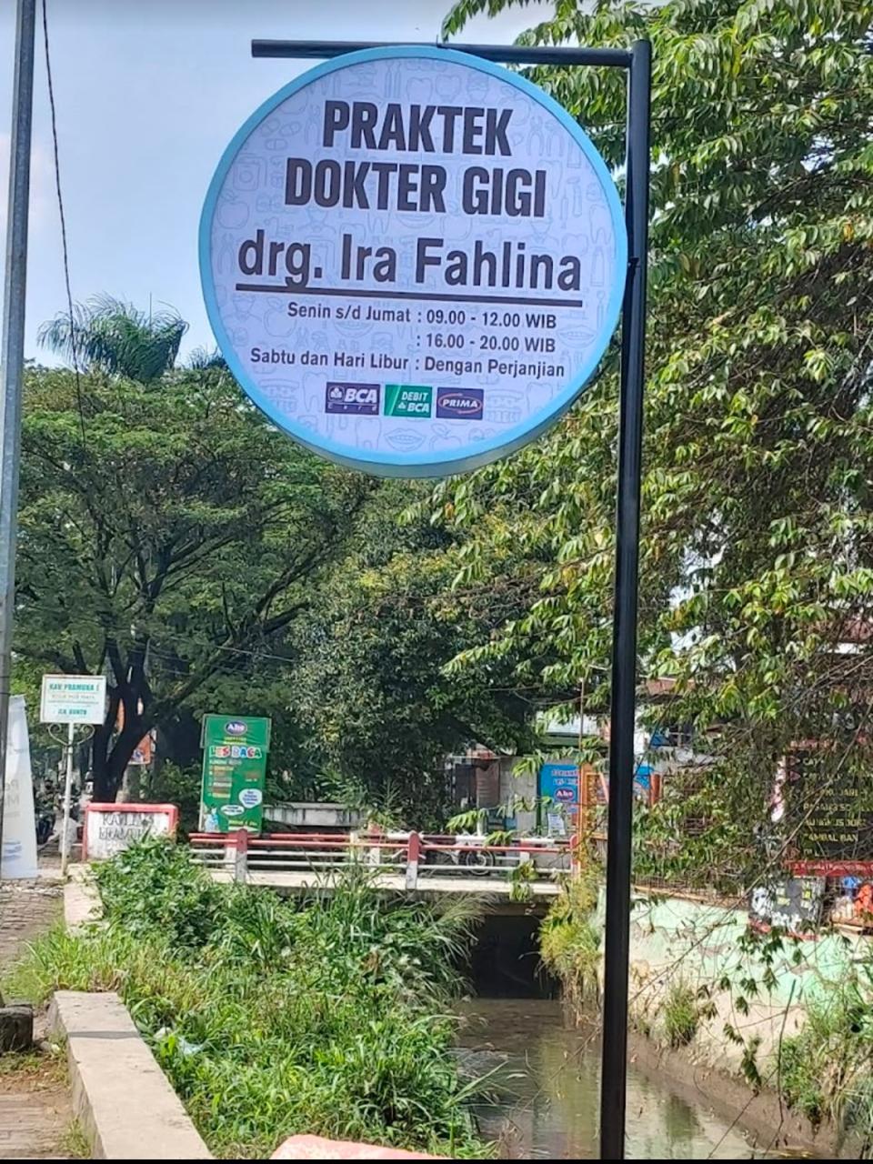 Papan Praktek drg. Ira Fahlina